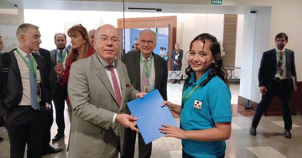 La Nación / Alumna paraguaya ganadora de concurso recibe reconocimiento de delegaciones del Mercosur