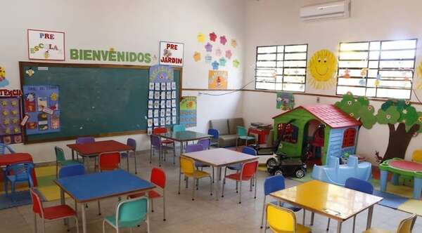 Popular / Ho'a "rayo" sobre dos mbo'ehára que no auxiliaron a alumna 