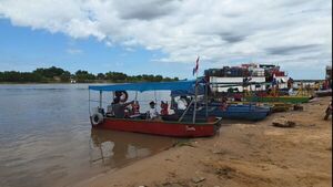 Canoeros invitan a paseos por el río Paraguay - Concepción al Día