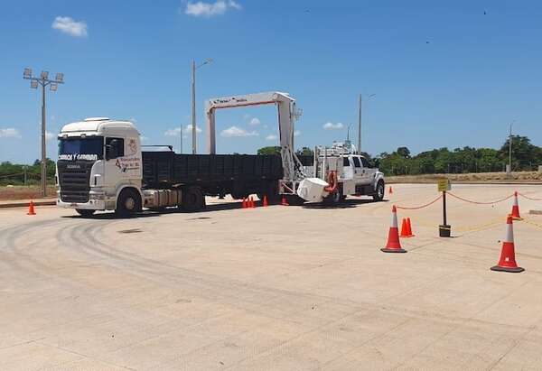AUDIO: Puente de la Integración se habilita mañana para camiones sin lastre - Periodísticamente - ABC Color