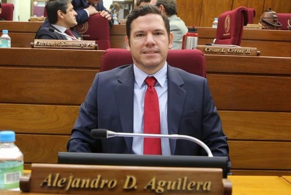 Cambios en el gabinete son decisión de Peña: Aguilera