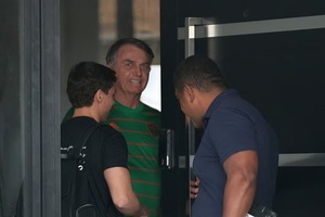 Un juez autorizó la salida de la cárcel de Bolsonaro para una cirugía - ADN Digital