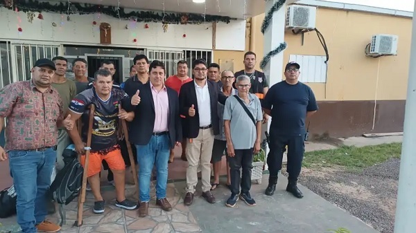 Liberan a 12 campesinos detenidos en estancia Lusipar