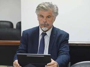 Giuzzio critica que la justicia tenga miedo de accionar contra los políticos  - Política - ABC Color