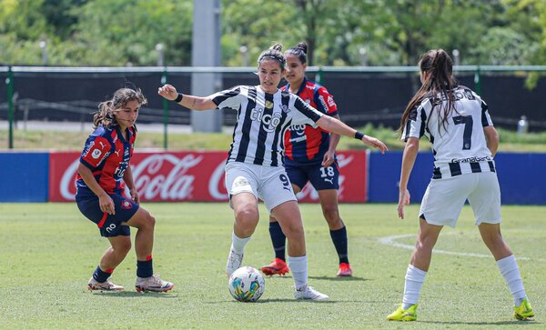 Empresario critica con dureza el fútbol femenino: "Nadie ve"