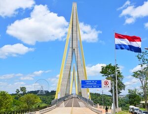 Peña habilita el Puente de la Integración y anuncia gestión por tránsito liviano - ADN Digital