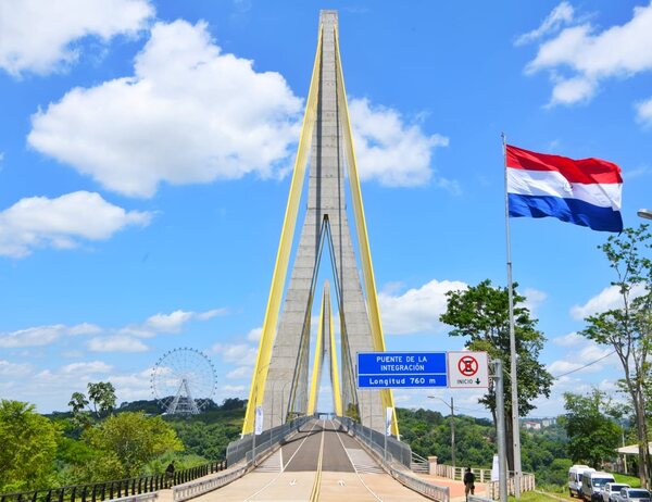 Peña habilita el Puente de la Integración y anuncia gestión por tránsito liviano - ADN Digital