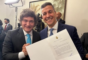 Presidente Milei invitó a Peña a realizar una visita de Estado a la Argentina