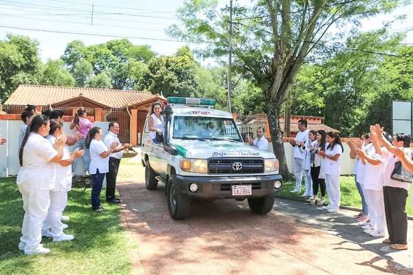 Politizan entrega de ambulancia en Yataity y se profundiza interna colorada  - Nacionales - ABC Color