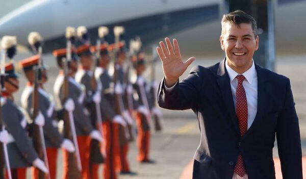 Cronología: Santiago Peña pasó todos los meses del 2025 viajando al exterior