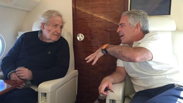 Noam Chomsky y Jeffrey Epstein: una relación previsible y sintomática de una tradición intelectual - El Trueno