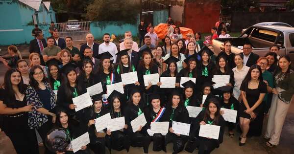 Diario HOY | Hijas del Bosque: 28 jóvenes se graduaron como bachilleres en Ciencias Ambientales