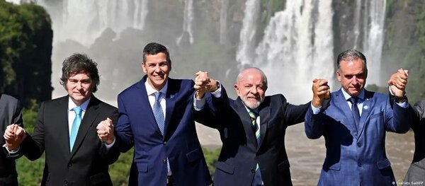 Seis países piden restablecer orden democrático en Venezuela