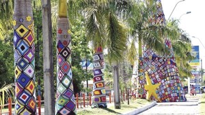 El árbol de crochet que abraza la Navidad en Villa Florida, Misiones