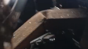 Conductor se salvó de milagro de ser atravesado por pilar metálico en Ñeembucú