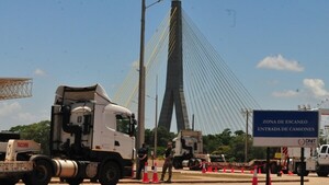 Vecinos de Presidente Franco reportan problemas por el paso de camiones por zona urbana