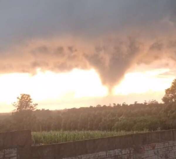 Graban tornado en zona rural de Santa Rosa del Monday  - ABC en el Este - ABC Color