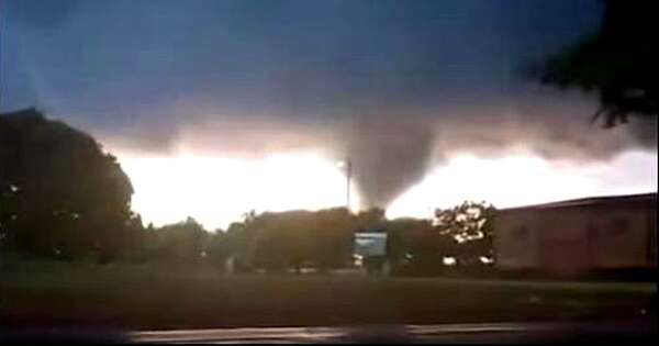 La Nación / Una nube de tormenta causó susto y daños en localidad de Alto Paraná