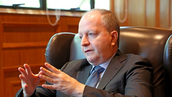 Gobierno alista reforma de la Caja Fiscal y prevé cambios moderados