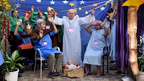 Adultos mayores apelan al espíritu navideño y piden de regalo visitas