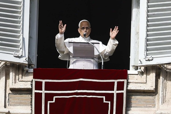 El Papa León XIV pide paz para los niños esta Navidad