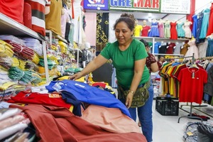 Ropa para Navidad: Moda accesible en el Mercado 4
