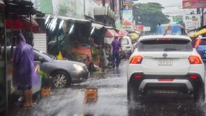 Semana de la Navidad inicia con un ambiente muy caluroso y tormentas