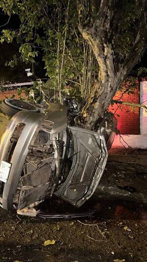 Ayolas: sacerdote falleció tras brutal choque contra un árbol - trece