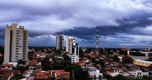 Caluroso lunes con tormentas eléctricas y lluvias