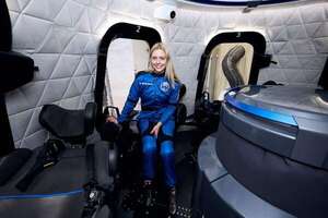 ¡Histórico! Blue Origin envía al espacio a una persona en silla de ruedas - Ciencia - ABC Color