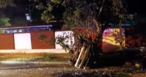 La Nación / Ayolas: sacerdote chocó contra un árbol y falleció