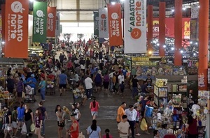 Comercios ajustan horarios por Navidad y Año Nuevo