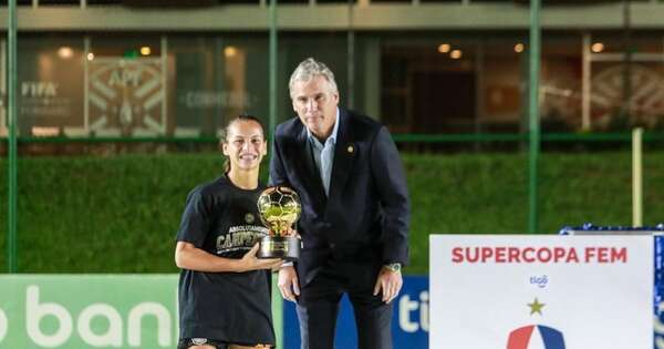 La Nación / Premian a destacadas del fútbol femenino