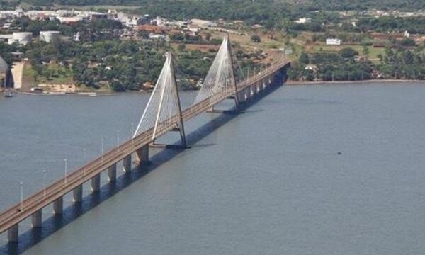 Popular / Oúma compatriotas desde puente Posadas- Encarnación