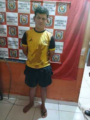 Popular / (VIDEO) Solitario ladrón intentó asaltar un servicentro de Luque