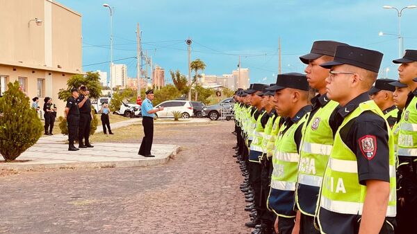 Más de 1.000 nuevos policías son distribuidos para cumplir servicio en Asunción y CDE