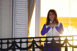 Salud de la expresidenta Kirchner evoluciona, pero seguirá internada - Mundo - ABC Color