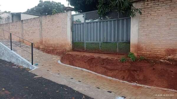 Vecinos denuncian perjuicios por obra de doble avenida en calle de Acahay - Nacionales - ABC Color