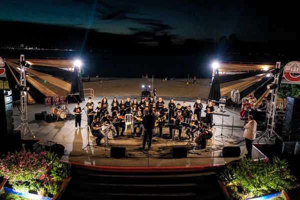 Navidad junto al Paraná iluminó Encarnación con una noche de talento y fe
