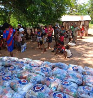 Fundación Santa Librada y Pastoral Social entregaron kits navideños a familias indígenas del norte - Concepción al Día