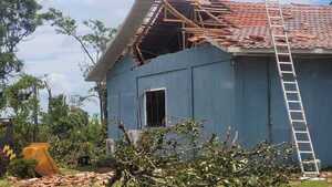 Los daños causados por el tornado en Santa Rosa: La casa de una familia fue muy afectada