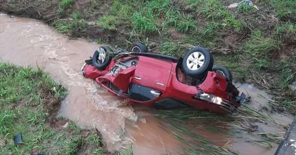 Diario HOY | Pareja pierde la vida tras caída de camioneta a un arroyo en Curuguaty