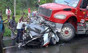 Video: niño se bajó a orinar y se salvó de accidente en el que murieron sus padres - Mundo - ABC Color