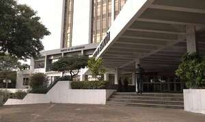 La calificación crediticia de Asunción vuelve a caer - Nacionales - ABC Color