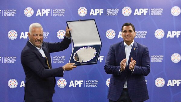 APF reconoce "compromiso y gestión dirigencial" de Zapag