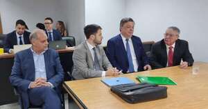 La Nación / Condenan a 8 años de cárcel al extitular de la SEN, Joaquín Roa, y dan 6 años para Alberto Koube