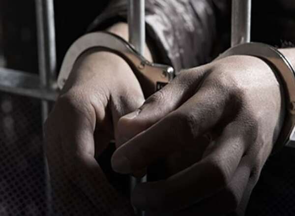 Condenado por abusar de su hija, es beneficiado con arresto domiciliario - Policiales - ABC Color