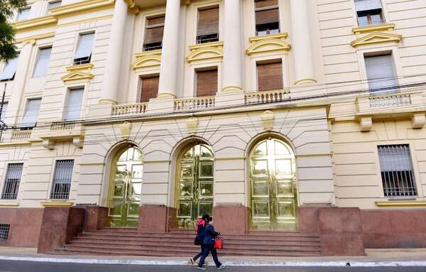 Directorio de BNF resolvió cancelar la cuestionada licitación de core bancario - Economía - ABC Color