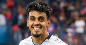 La Nación / Pumas no se pronuncia y Martínez aún espera