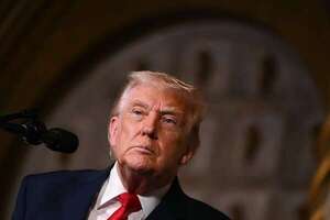 Trump voló al menos ocho veces en el avión privado de Epstein, según nuevos archivos del caso - Mundo - ABC Color